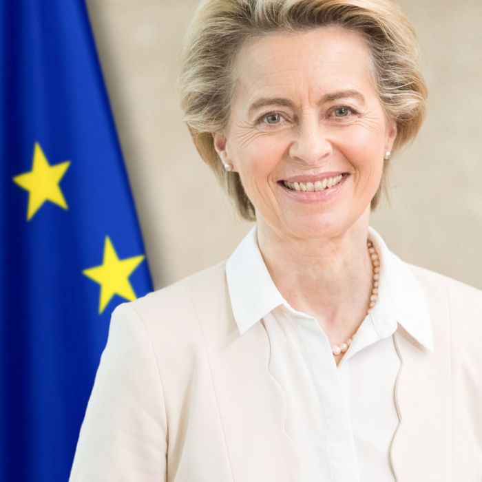 Official_Portrait_of_Ursula_von_der_Leyen_(cropped)_(2)